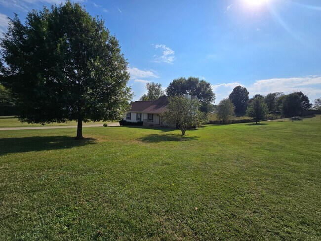Building Photo - $2595 - 3 Bedrooms 2.5 Bath Country Home