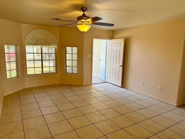 Building Photo - Three bedroom two bath San Luis home