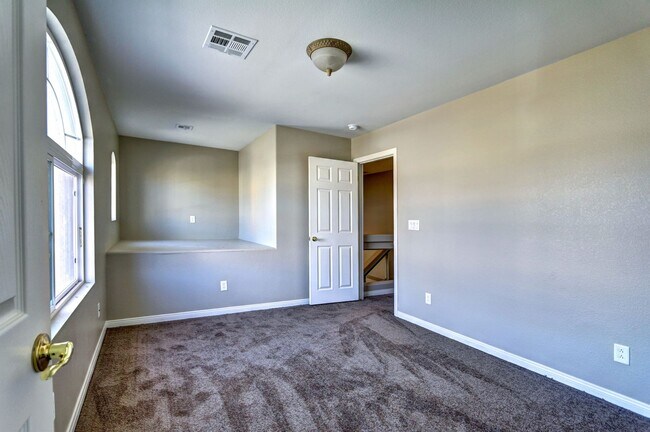 Building Photo - 6733 Lydian Ct
