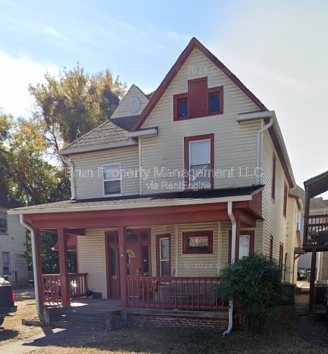 Building Photo - 203 12th St