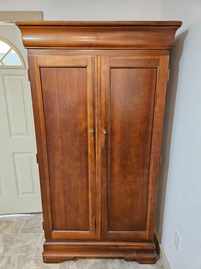 Building Photo - 1446 Old Ballpark Rd