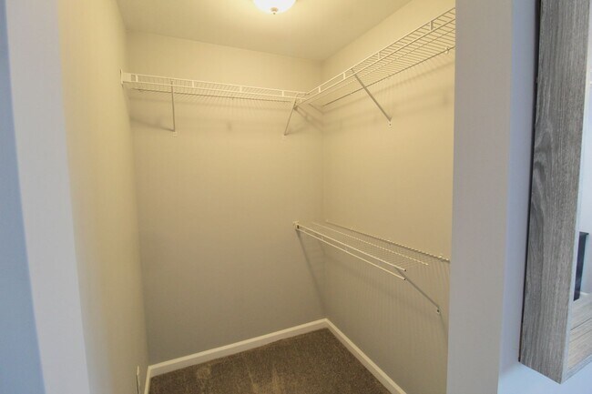 Building Photo - 1340 Hunters Rd