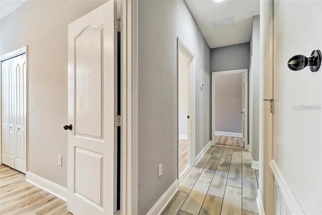 Building Photo - 1856 Napoli Dr