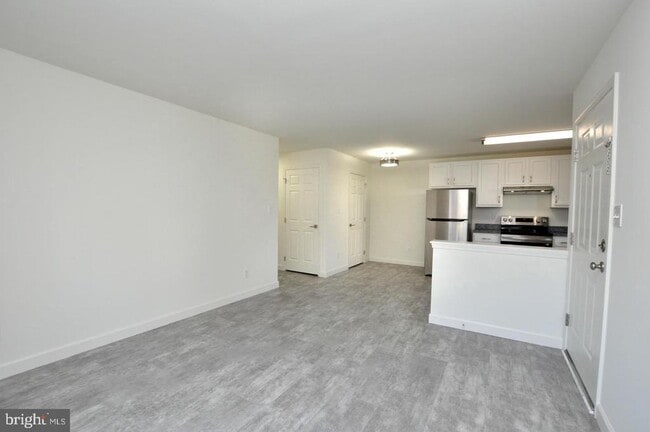 Building Photo - 113 Roosevelt Blvd