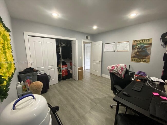 Building Photo - 8400 W Sample Rd