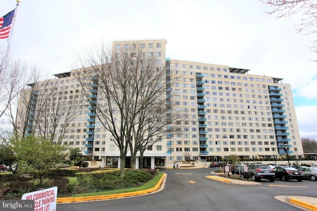 Building Photo - 10500 Rockville Pike