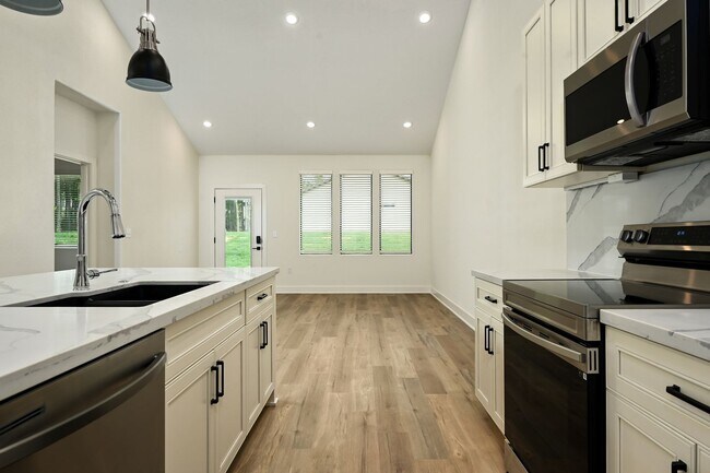 Building Photo - Lot 166