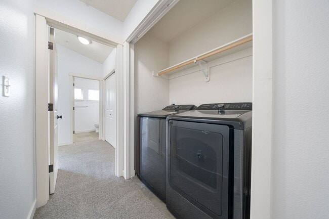 Building Photo - 648 NE Newstead Ln