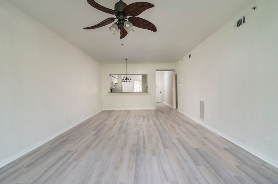 Building Photo - 3245 Cypress Glen Way