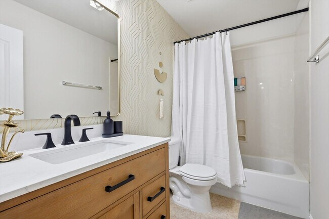 Building Photo - 2831 Rosewood Blvd