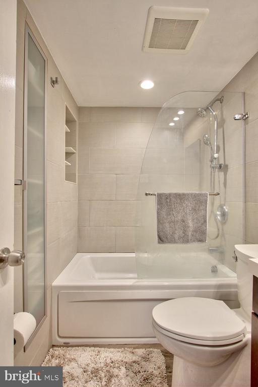 Building Photo - 10026 Fair Wds Dr