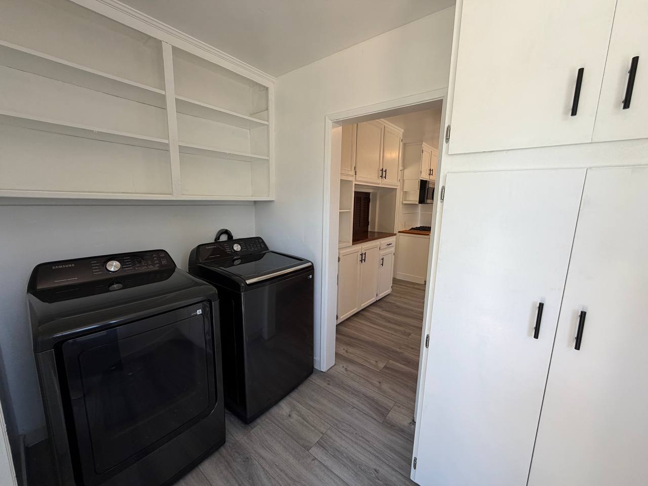 Building Photo - 13422 Oxnard St