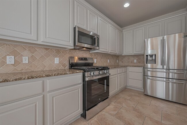 Building Photo - 15 Wenoah Pl
