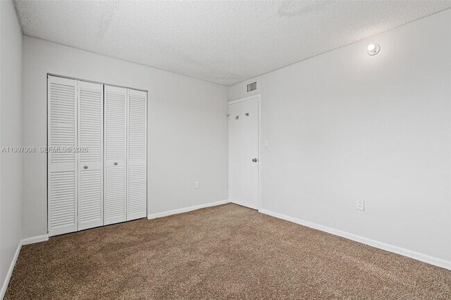 Building Photo - 319 NW 109th Ave