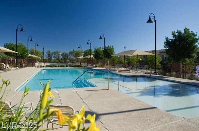 Building Photo - 2755 Tricase St