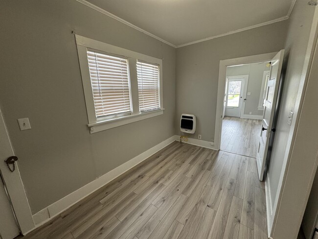 Building Photo - 1105 Bluff St