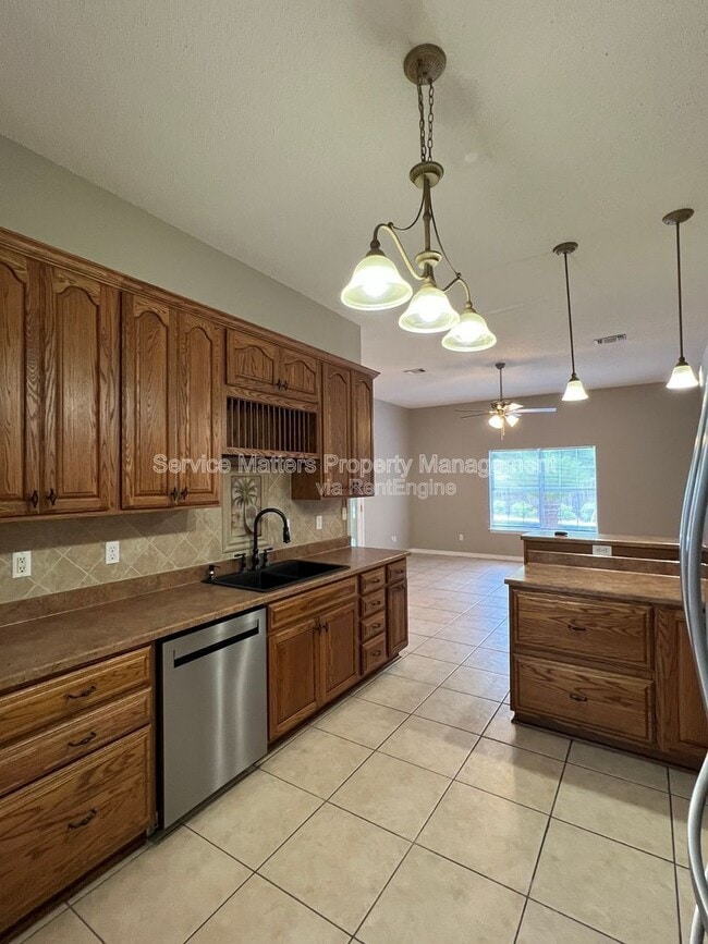 Building Photo - 5784 Twisted Oak Ct