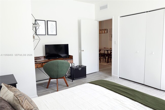 Building Photo - 160 NE 57th St