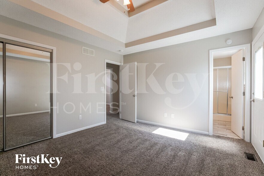 Building Photo - 1603 Roberta Dr