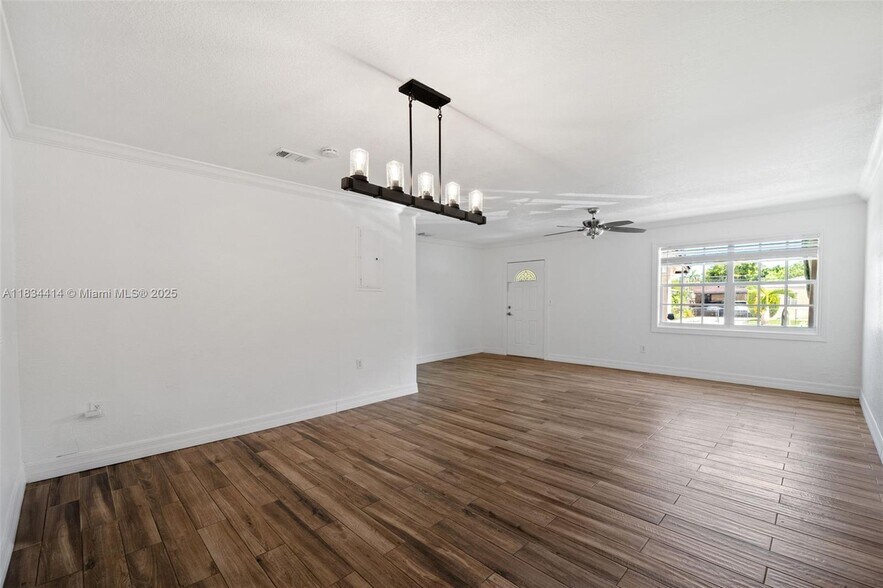 Building Photo - 6381 SW 39th St