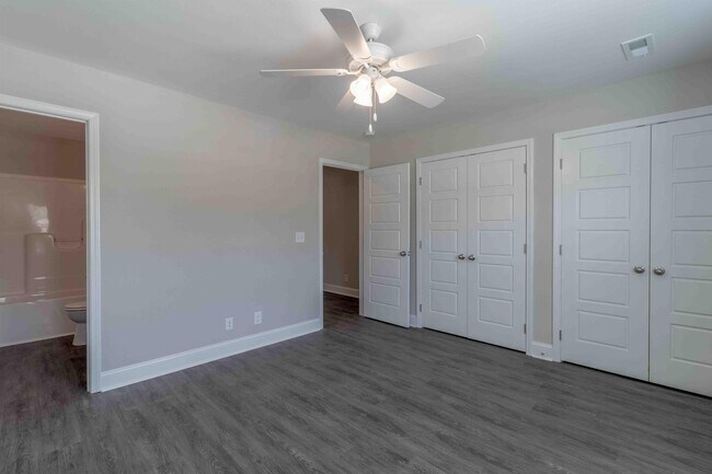 Building Photo - 295 Smithson Ln