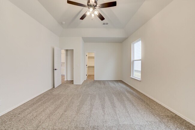 Building Photo - 4 BEDROOM CAPITAL HOME IN SAND SPRINGS!!!