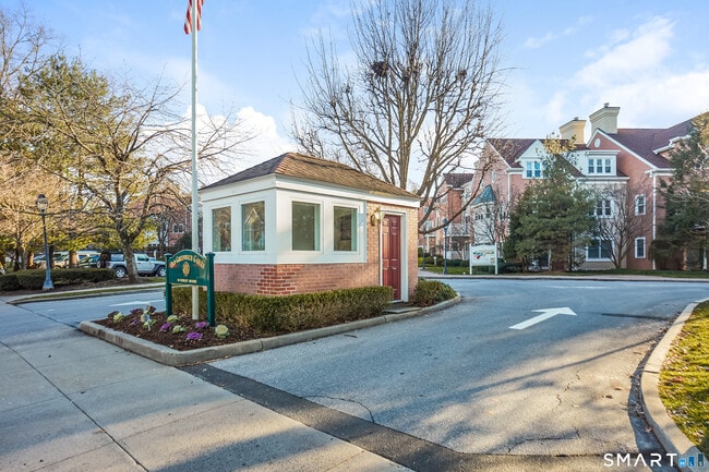 Building Photo - 51 Forest Ave
