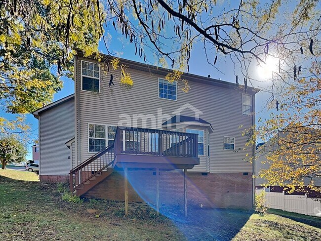 Building Photo - 102 Chambliss Ct