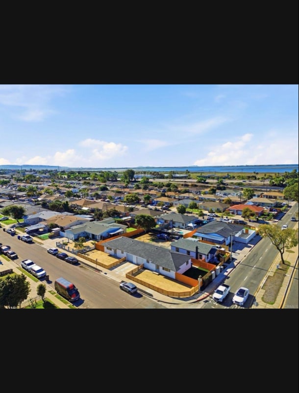 Building Photo - 702 Oaklawn Ave