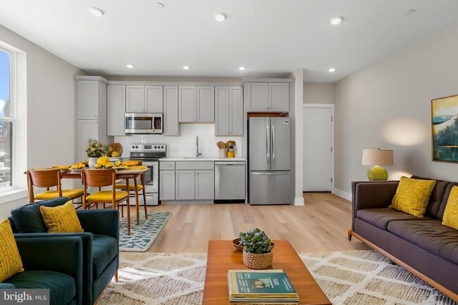 Building Photo - 6712 Ridge Ave