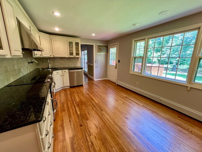 Building Photo - 25 Jade Tree Ln