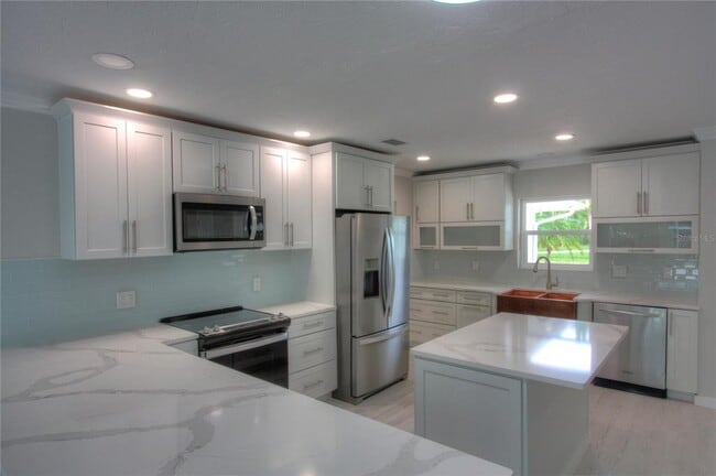 Building Photo - 306 Island Cir