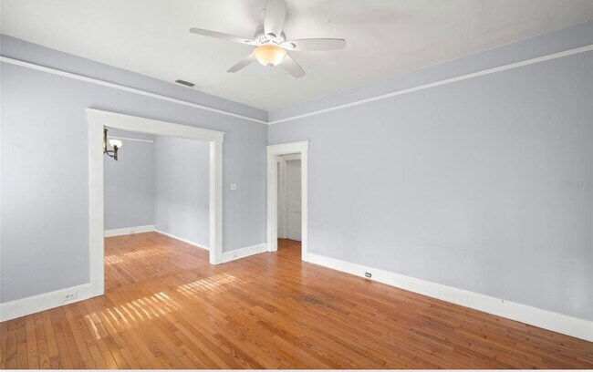 Building Photo - 2302 W Texas Ave