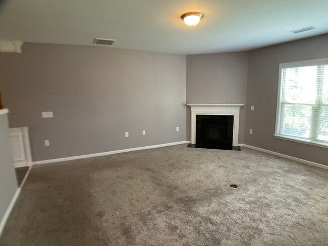 Building Photo - Gorgeous Townhome in Brier Crossings!
