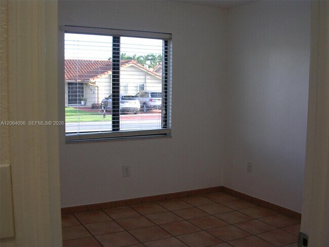Building Photo - 14765 Kendale Lakes Blvd