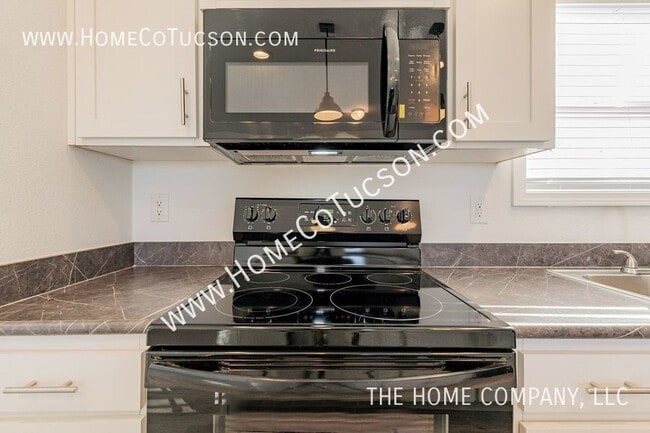 Building Photo - 11550 S Nogales Hwy