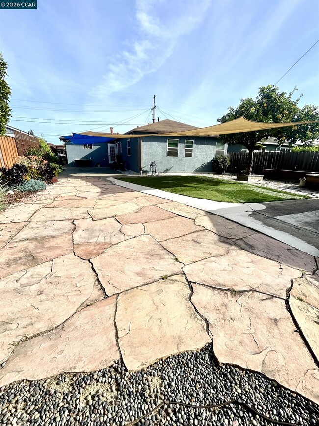 Building Photo - 356 Frederic Ave