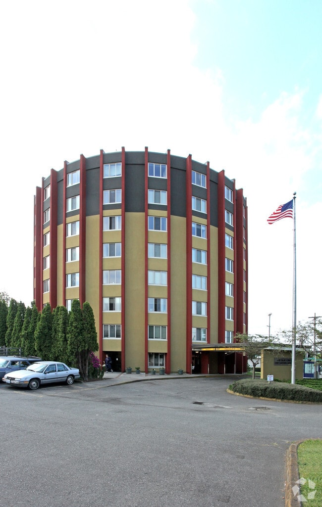 Primary Photo - Cal-Mor Circle Apartments