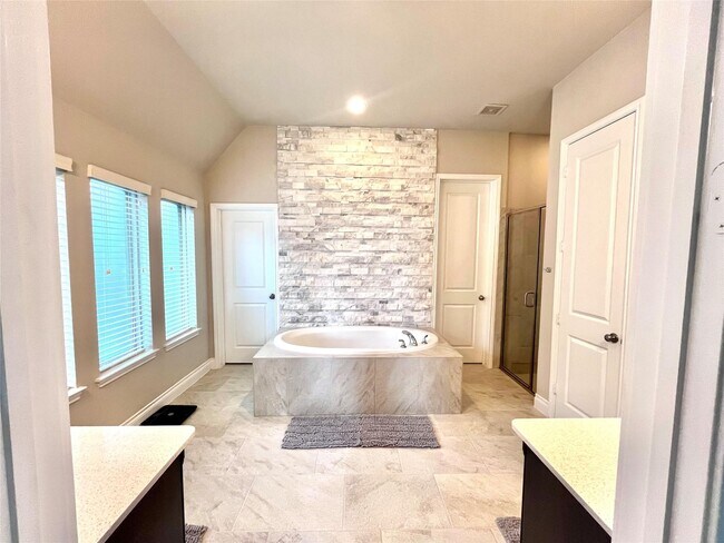 Building Photo - 258 Trillium Pk Lp