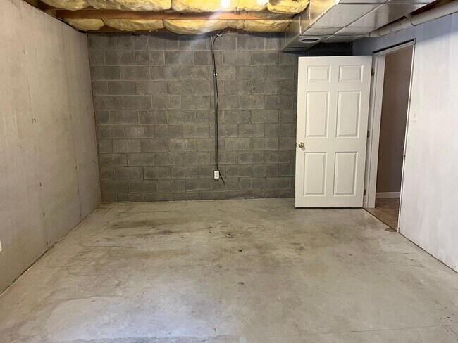 Building Photo - Beautiful 3-Bedroom Home in Penn Manor Sch...