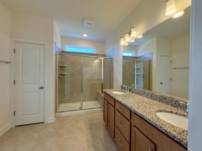 Building Photo - 2550 Frg Vlg Wy