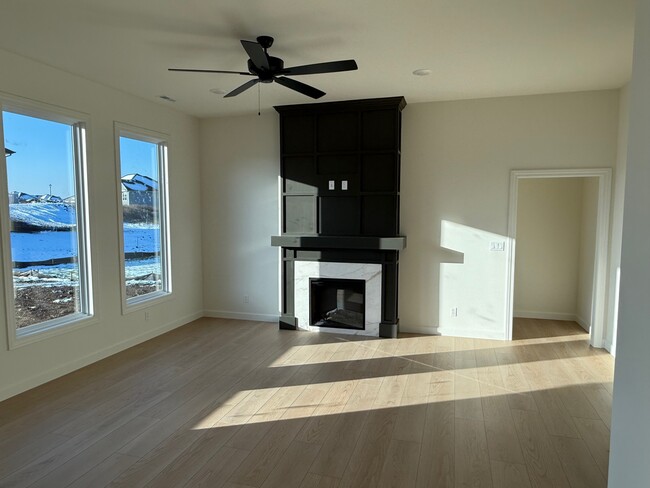 Living Area - 4701 Stayton Ferry Loop