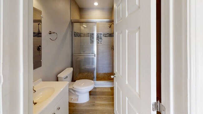 Building Photo - 6129 Mary Ln Dr