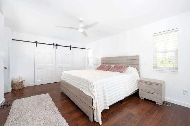 Building Photo - Extravagant 5 Star Vacation Home - Your Private Retreat in Hill Country, Wimberley Texas