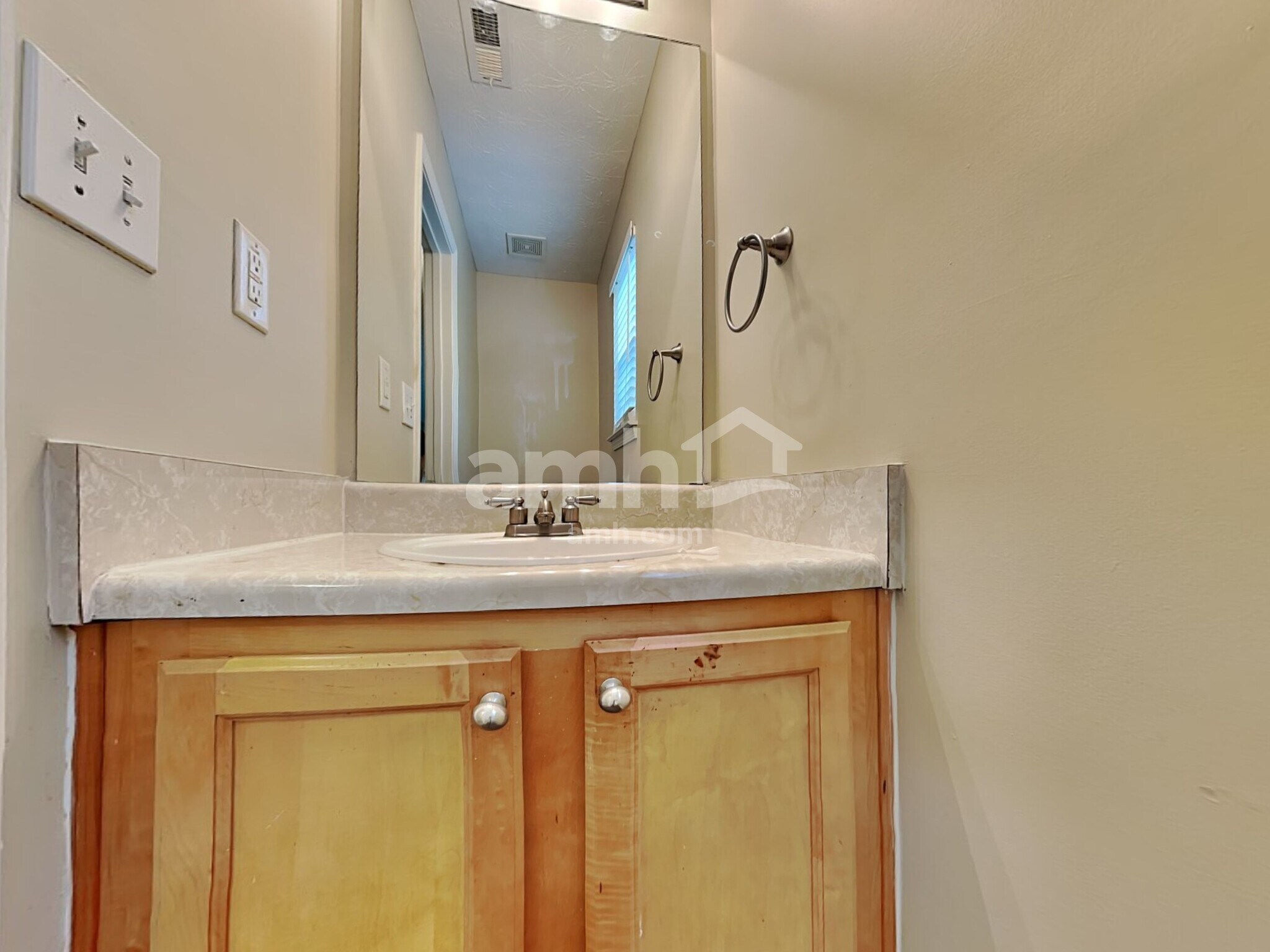 Building Photo - 233 Biltmore Way