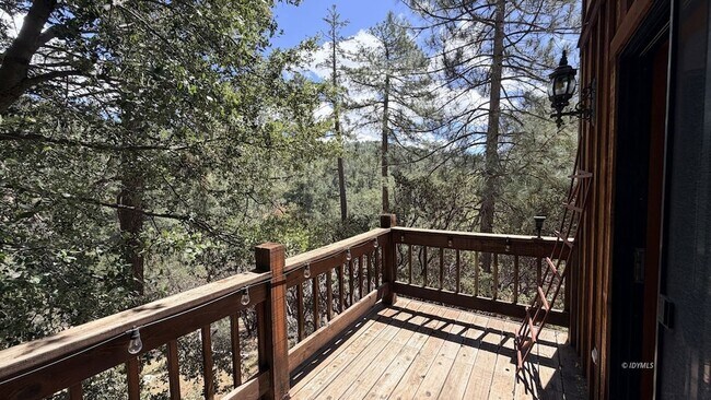 Building Photo - 26720 Robin Dr