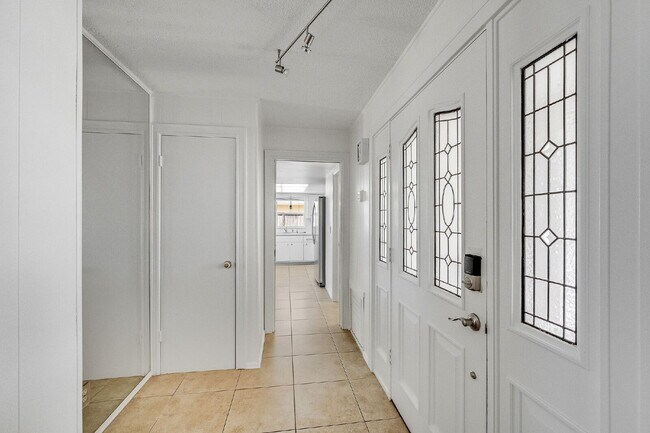 Building Photo - Direct Canal Front Home