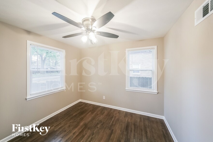 Building Photo - 1829 Downing St