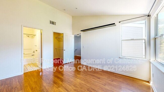 Building Photo - 7 Flemings Ct