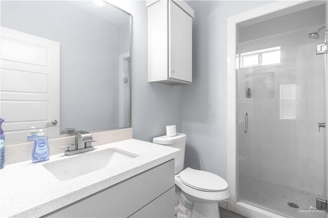 Building Photo - 17 S Colt Ln